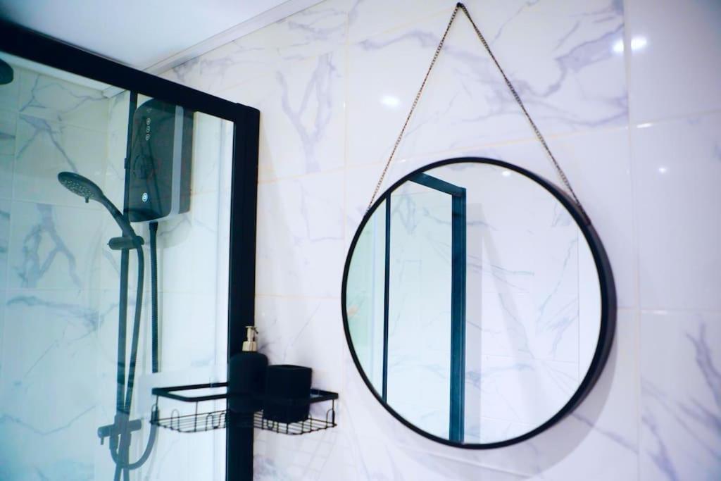 Perfect 1 Bed Apartment Sleeps 5 1 Kingsize Bed 1 Double Sofabed One Single Mattress Free Parking Wifi Good Transport Network Shopping Holiday Makers Families Contractors In North London Enfield Esterno foto
